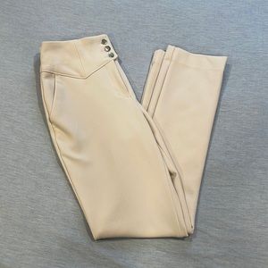 6R Express straight high rise pants with metallic buttons